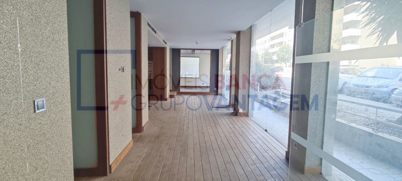 Loja para Venda em Cidade da Maia Foto 7 / 30
