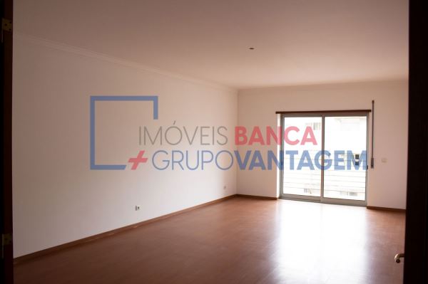 Apartamento T3 Para Venda No Barreiro