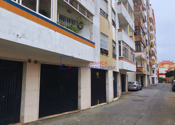 Apartamento-T2+Arrecadação- Mem Martins