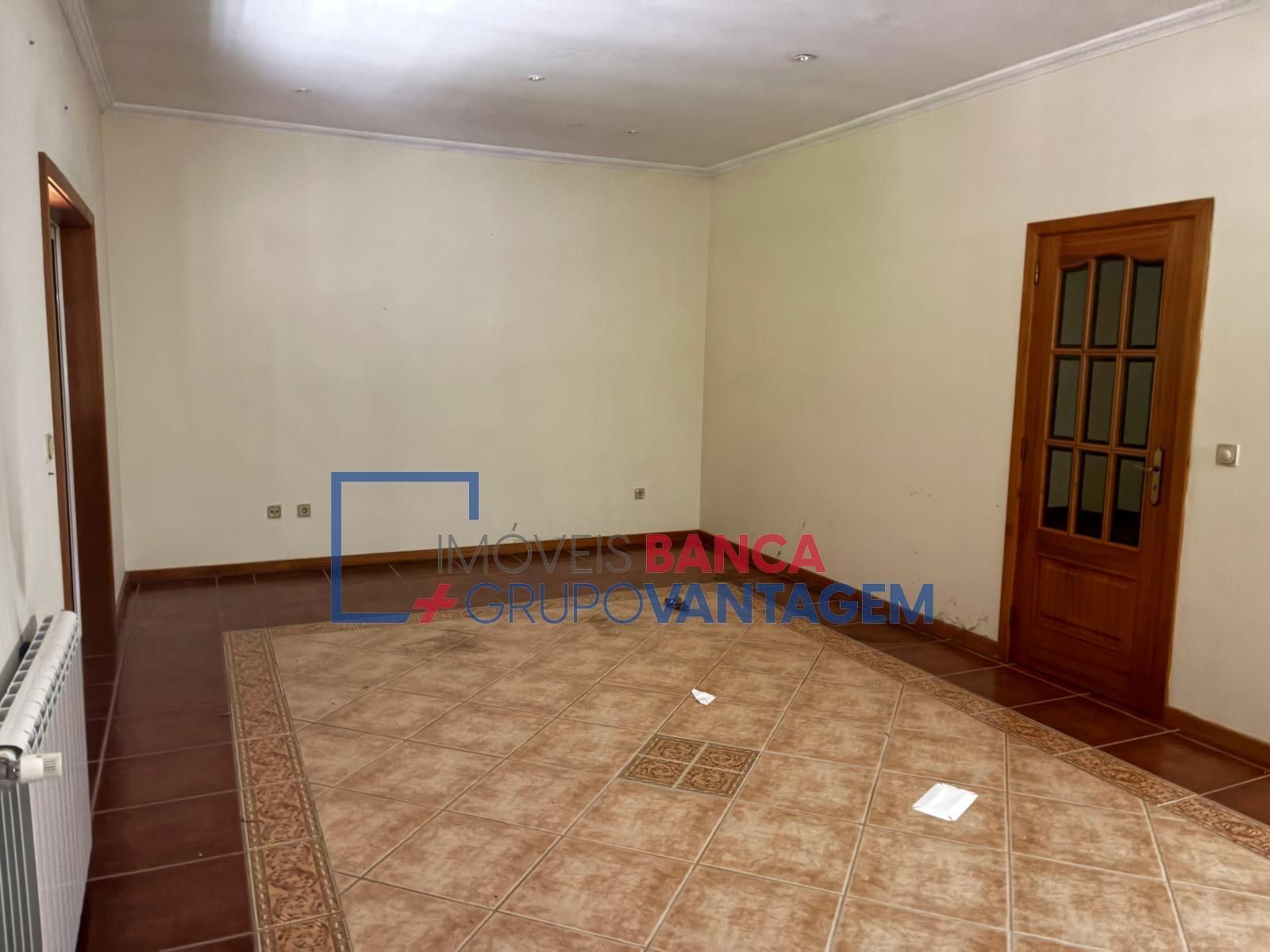 Moradia T3 para Venda em Milheiros de Poiares