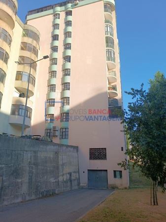 Lugar De Parqueamento Na Tapada Das Mercês