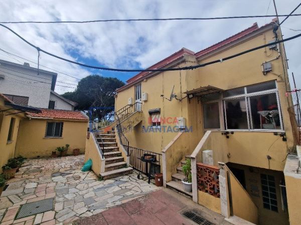 Prédio Em Propriedade Total Em Alcabideche (Cascais)