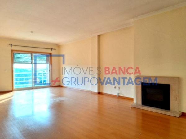 Apartamento T3 Com Duas Garagens- Ermesinde