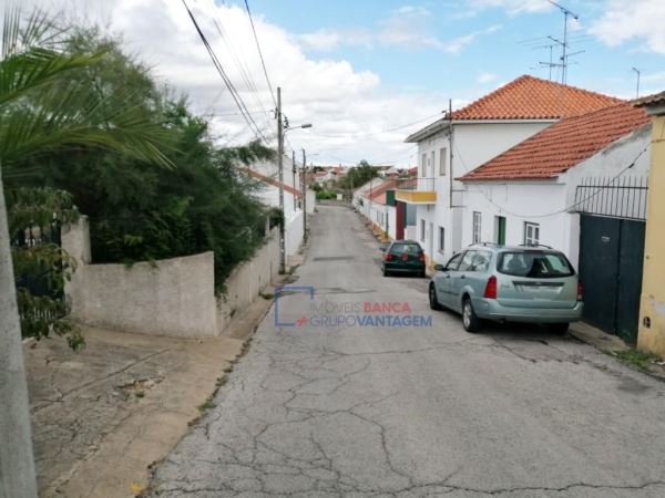 Moradia T2 Em Riachos (Parte Em Divisa)