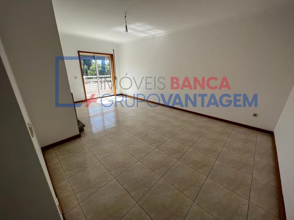 Apartamento T3 para Venda em O. Azeméis, Riba-Ul, Ul, Macinhata Seixa, Madail