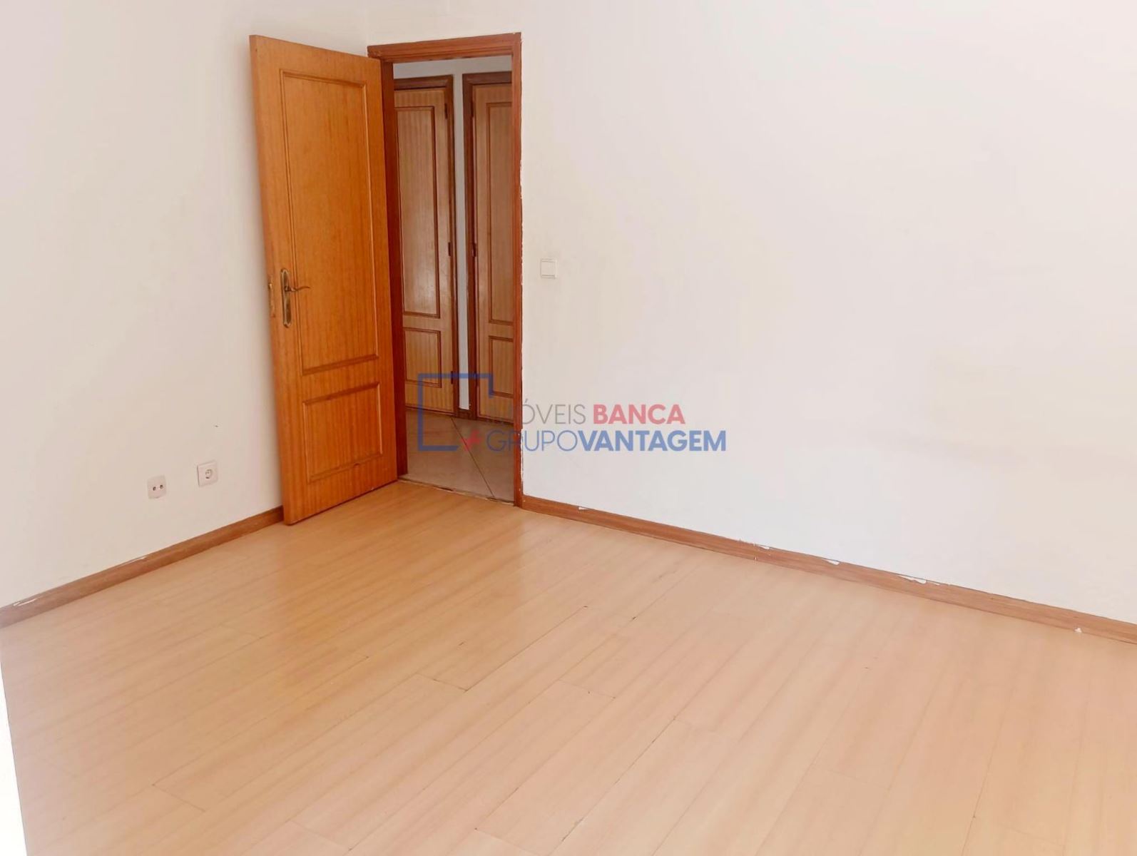 Apartamento T1 para Venda em Rio de Mouro Foto 17