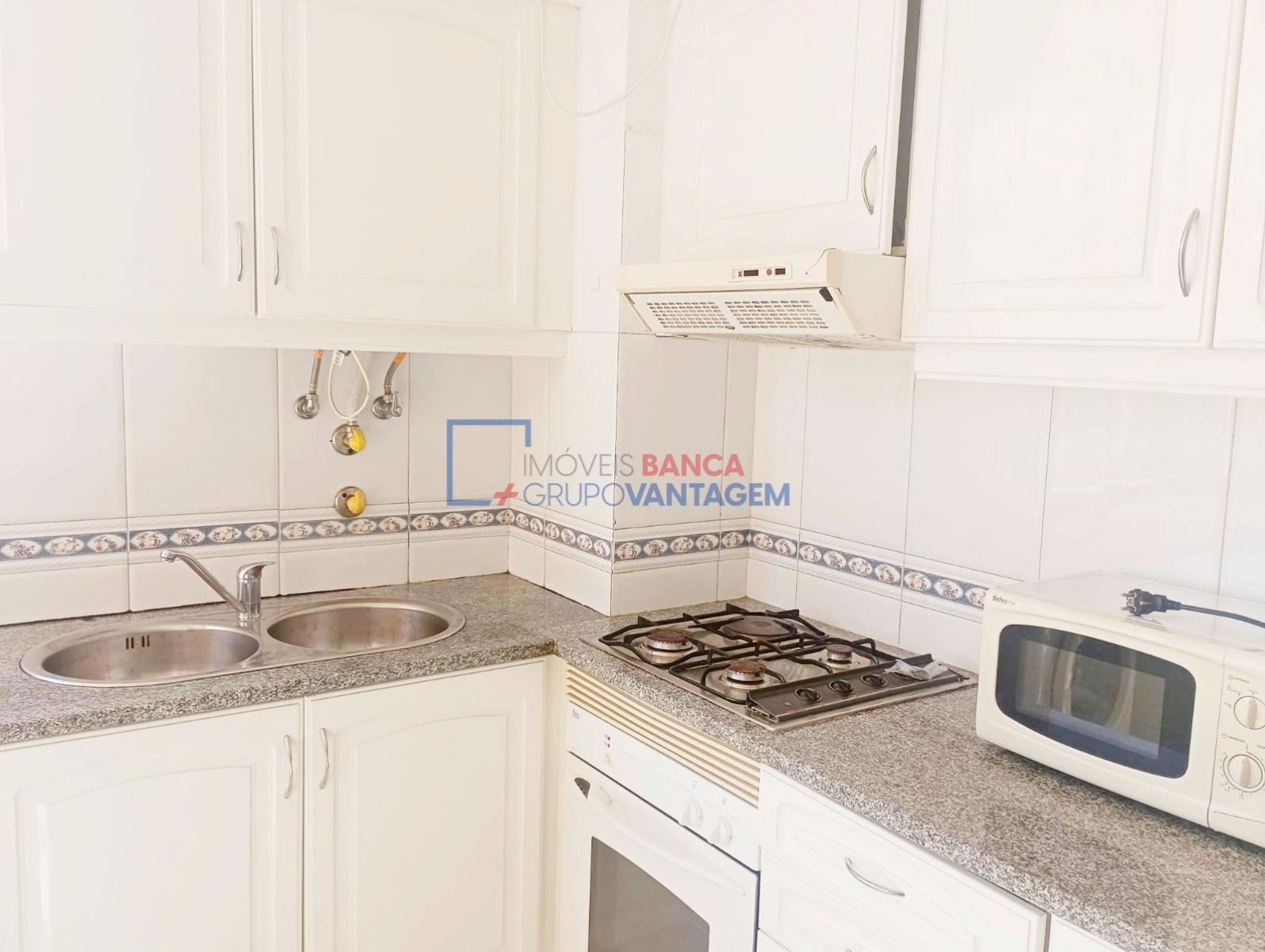 Apartamento T1 para Venda em Rio de Mouro Foto 23