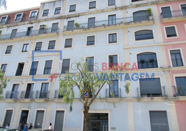 Apartamento T2 Com Garagem E Arrumos