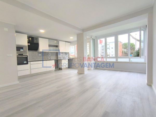 Apartamento T2 Em Oeiras - Remodelado