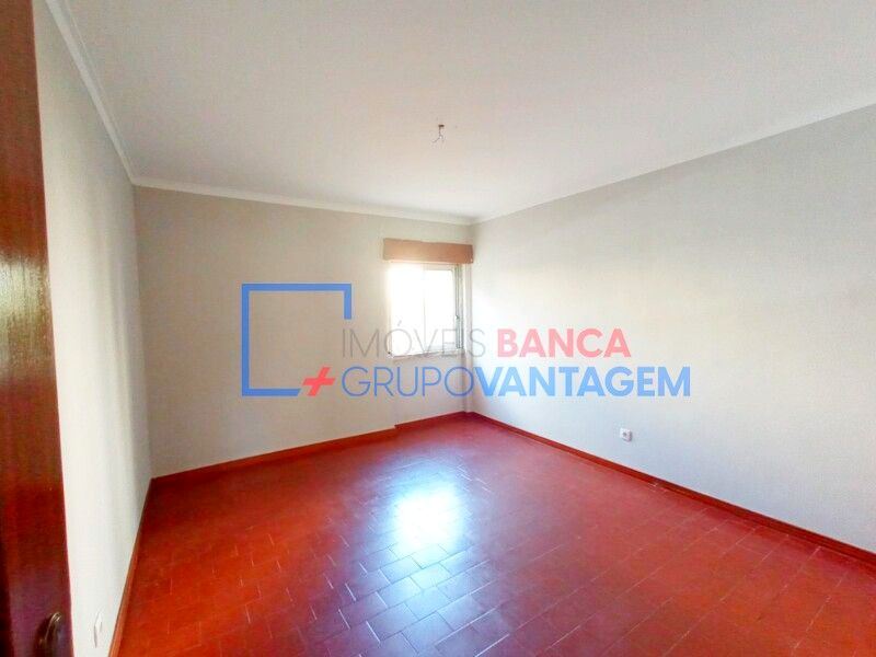 Apartamento T3 para Venda em Carregado e Cadafais Foto 8