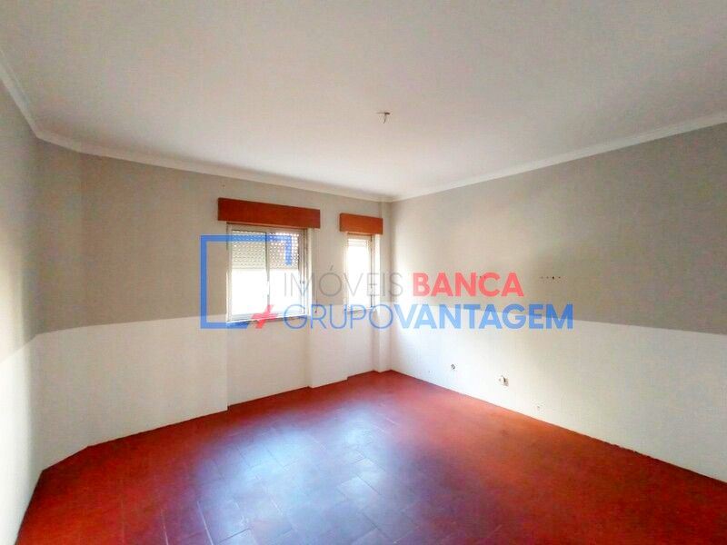 Apartamento T3 para Venda em Carregado e Cadafais Foto 11