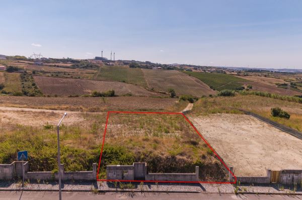 Terreno Urbano Para Casa Modelar Em Pereiro De Palhacana – Alenquer