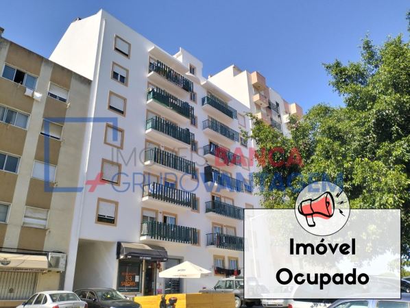 Apartamento T3 – 4º Andar Com Elevador – Carregado (Alenquer) 