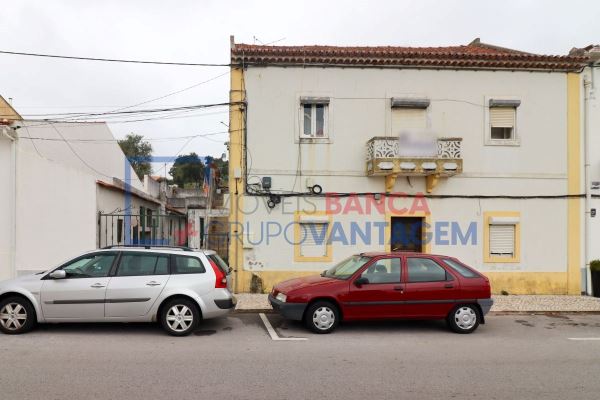 Moradia Com 3 Frações De Utilização Independente, Na Malveira