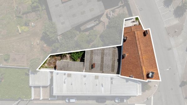 Moradia T4 Com Armazém E Potencial De Negócio