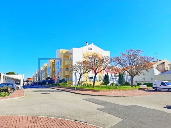 T1 Carregado Com Lugar De Parqueamento - Condomínio Fechado Uno
