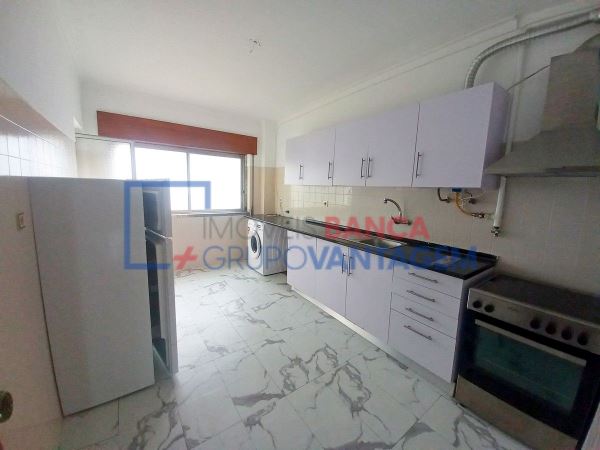 Excelente Apartamento T2 Na Amora
