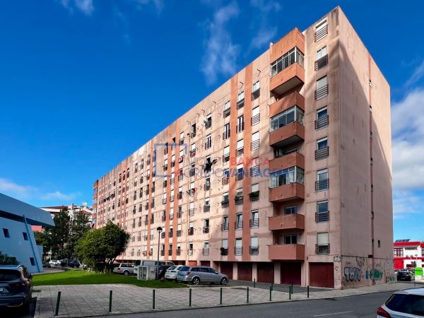 Apartamento T2 Com 112 M² Em Algueirão–Mem Martins, Sintra