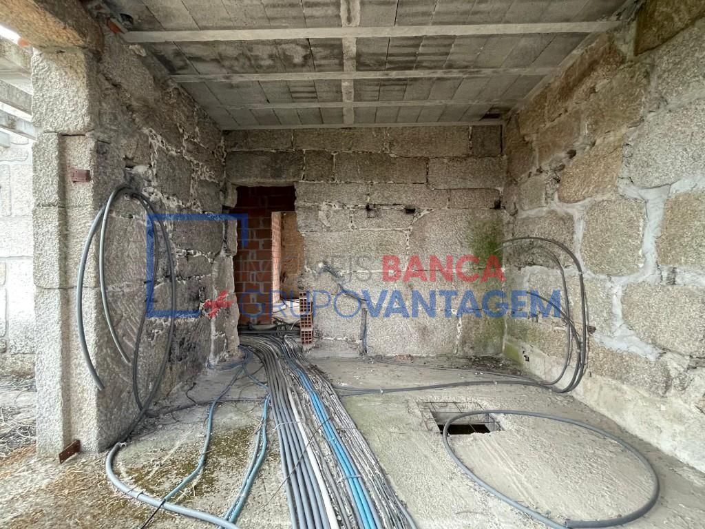 Moradia T4 para Venda em Beijos