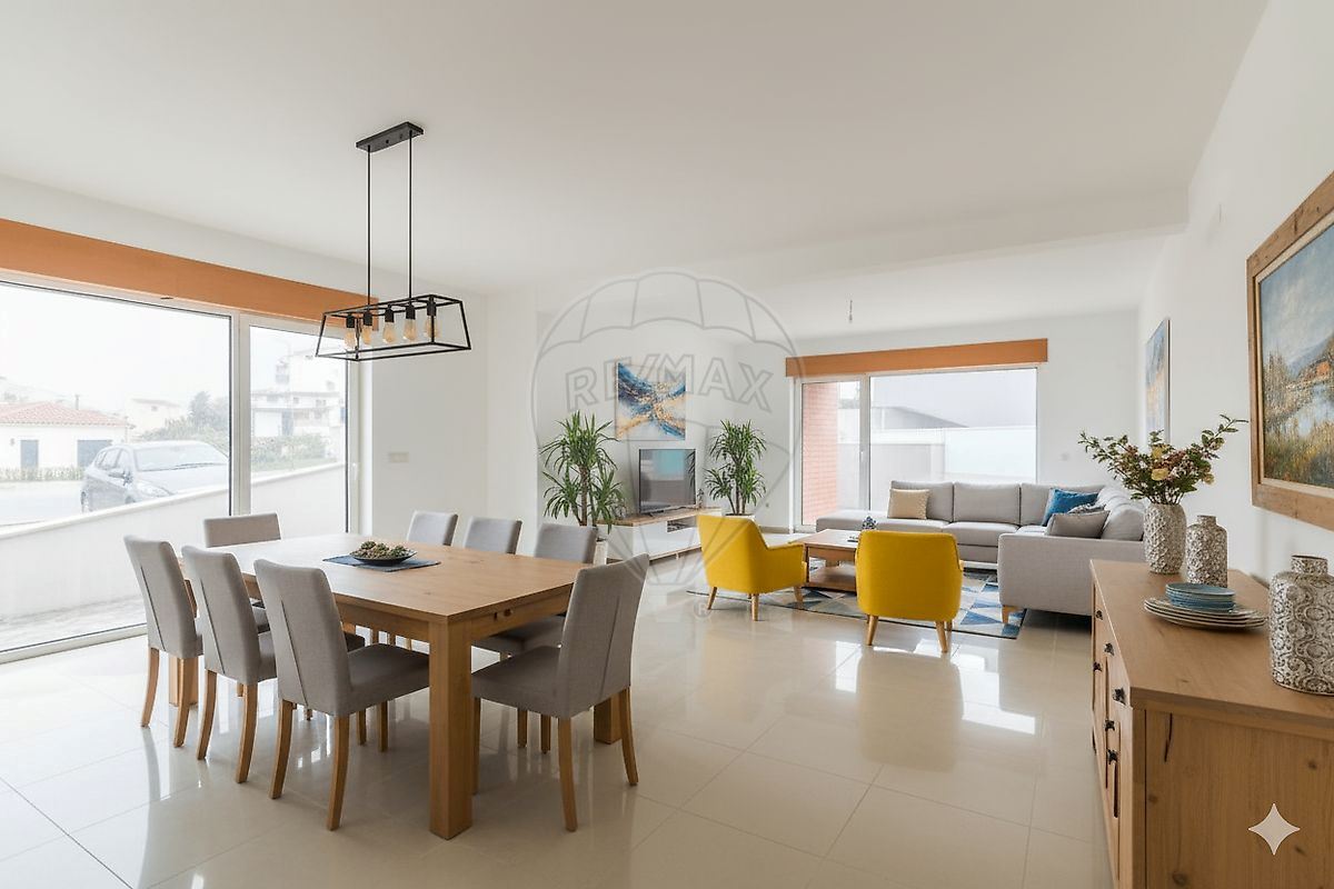 Moradia T4 para Venda em São Martinho do Bispo e Ribeira de Frades