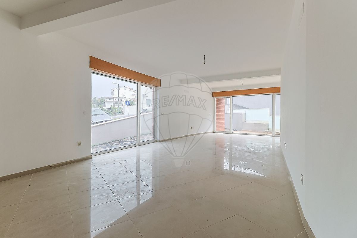 Moradia T4 para Venda em São Martinho do Bispo e Ribeira de Frades