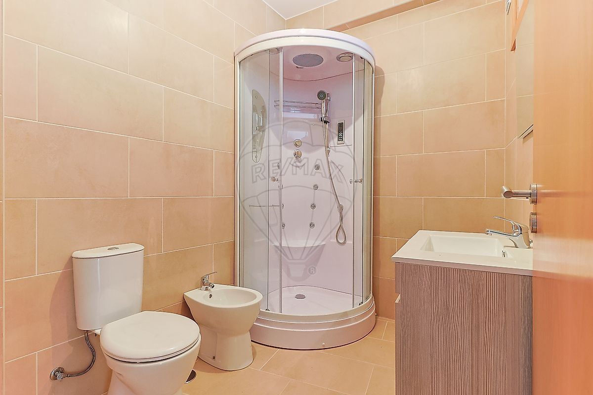 Moradia T4 para Venda em São Martinho do Bispo e Ribeira de Frades