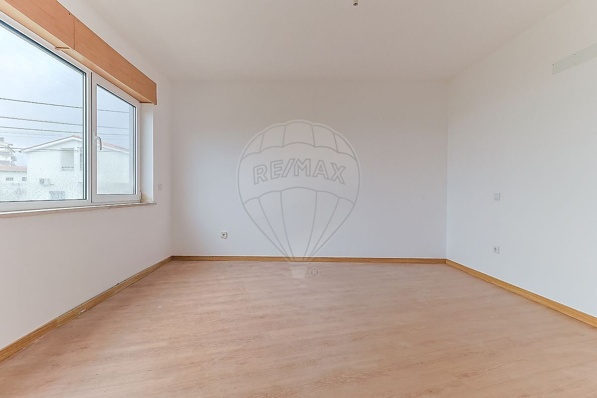 Moradia T4 para Venda em São Martinho do Bispo e Ribeira de Frades