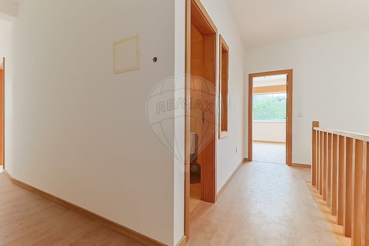 Moradia T4 para Venda em São Martinho do Bispo e Ribeira de Frades