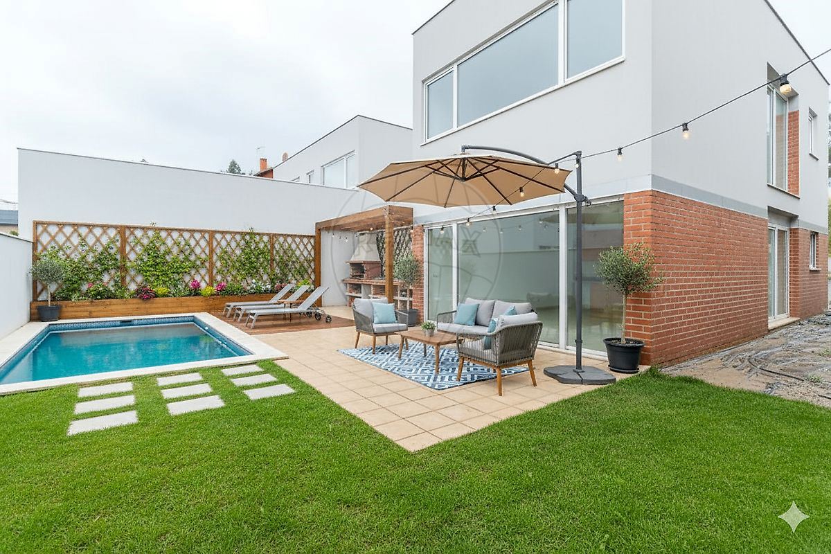 Moradia T4 para Venda em São Martinho do Bispo e Ribeira de Frades