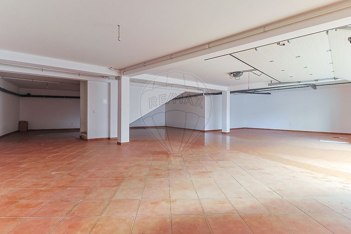 Moradia T4 para Venda em São Martinho do Bispo e Ribeira de Frades