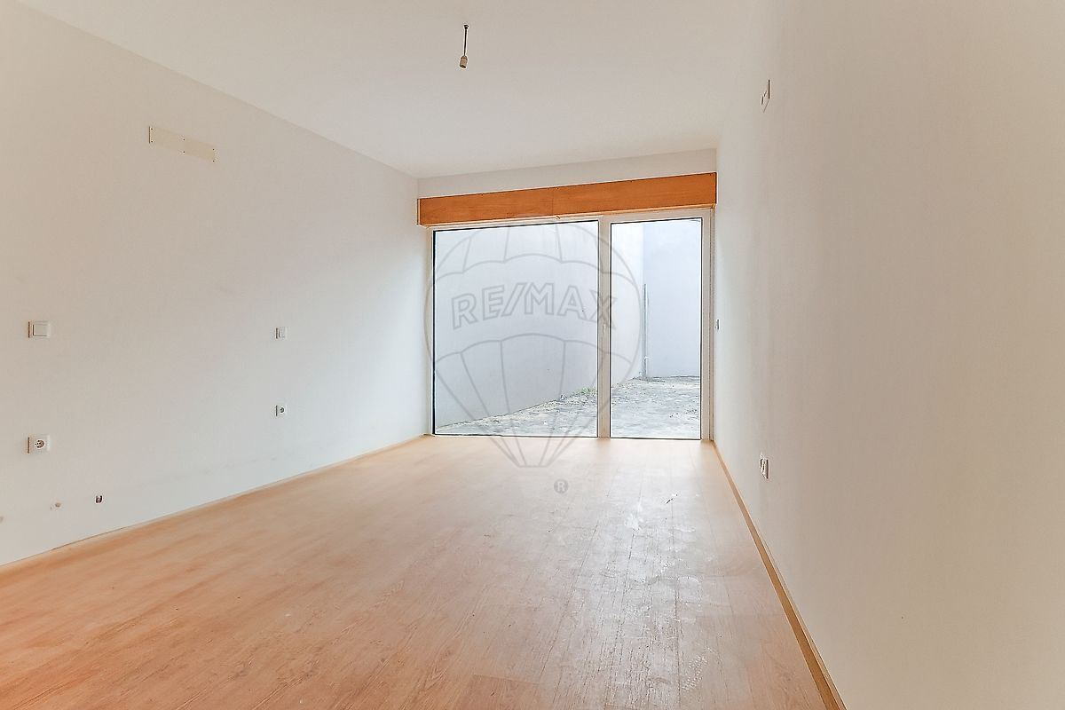 Moradia T4 para Venda em São Martinho do Bispo e Ribeira de Frades