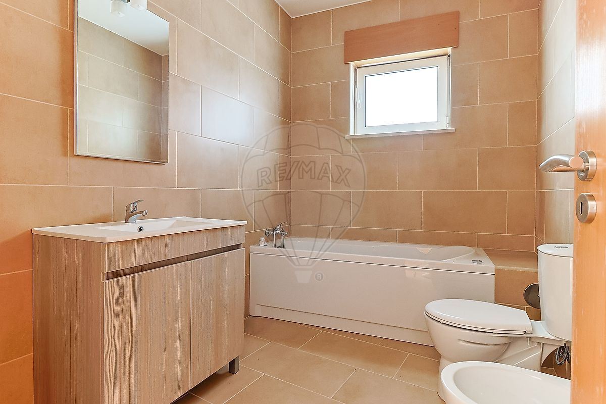 Moradia T4 para Venda em São Martinho do Bispo e Ribeira de Frades