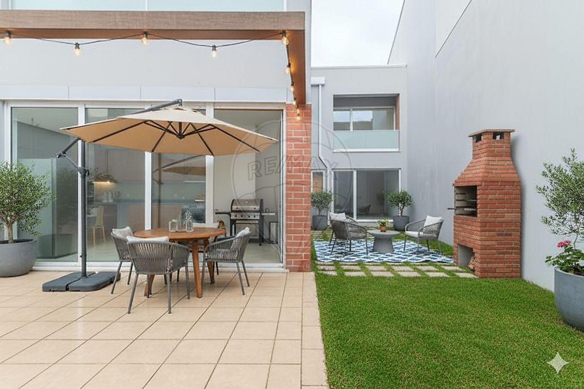 Moradia T4 para Venda em São Martinho do Bispo e Ribeira de Frades