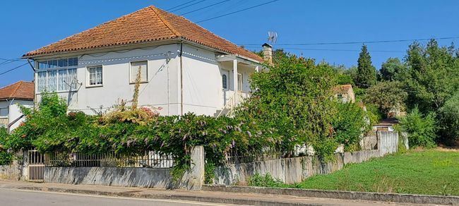Moradia T4 para Venda em Antuzede e Vil de Matos