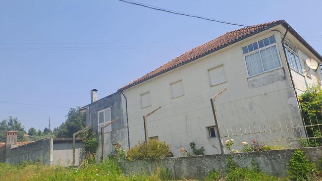 Moradia T4 para Venda em Antuzede e Vil de Matos