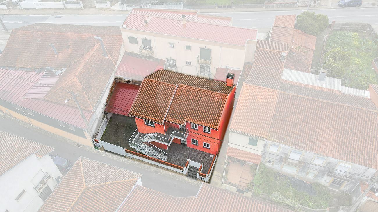 Moradia T4 para Venda em Trouxemil e Torre de Vilela