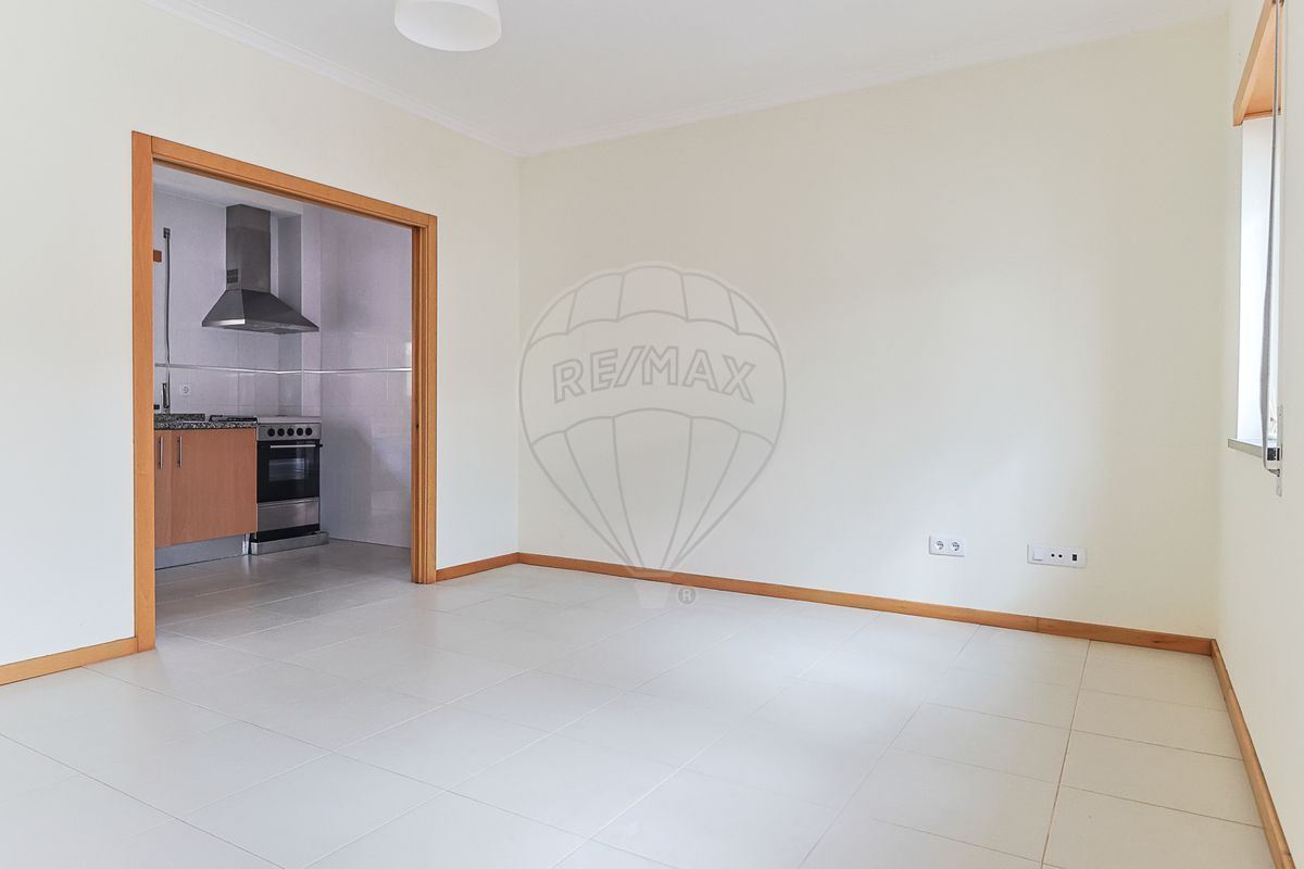 Moradia T4 para Venda em Trouxemil e Torre de Vilela