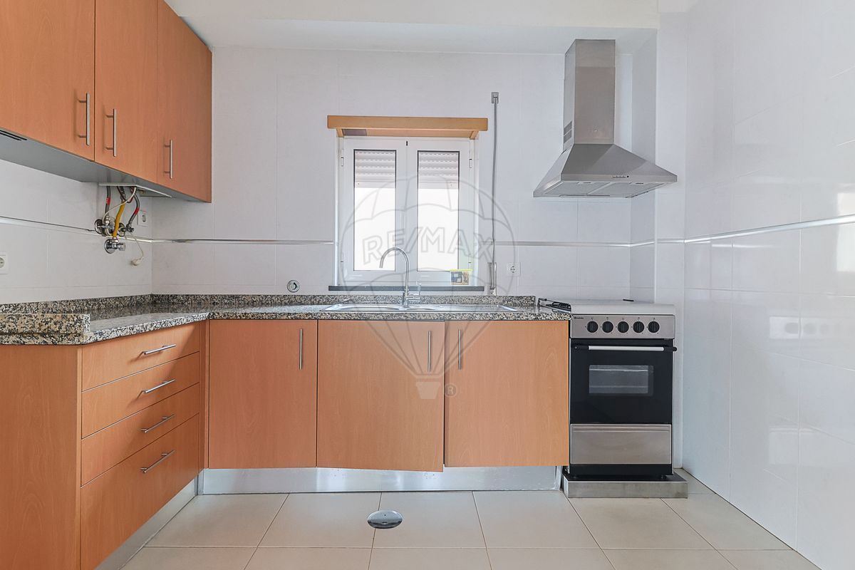 Moradia T4 para Venda em Trouxemil e Torre de Vilela