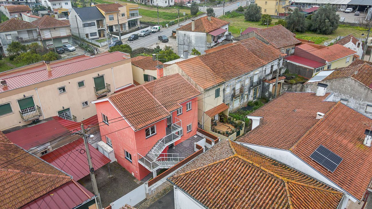 Moradia T4 para Venda em Trouxemil e Torre de Vilela