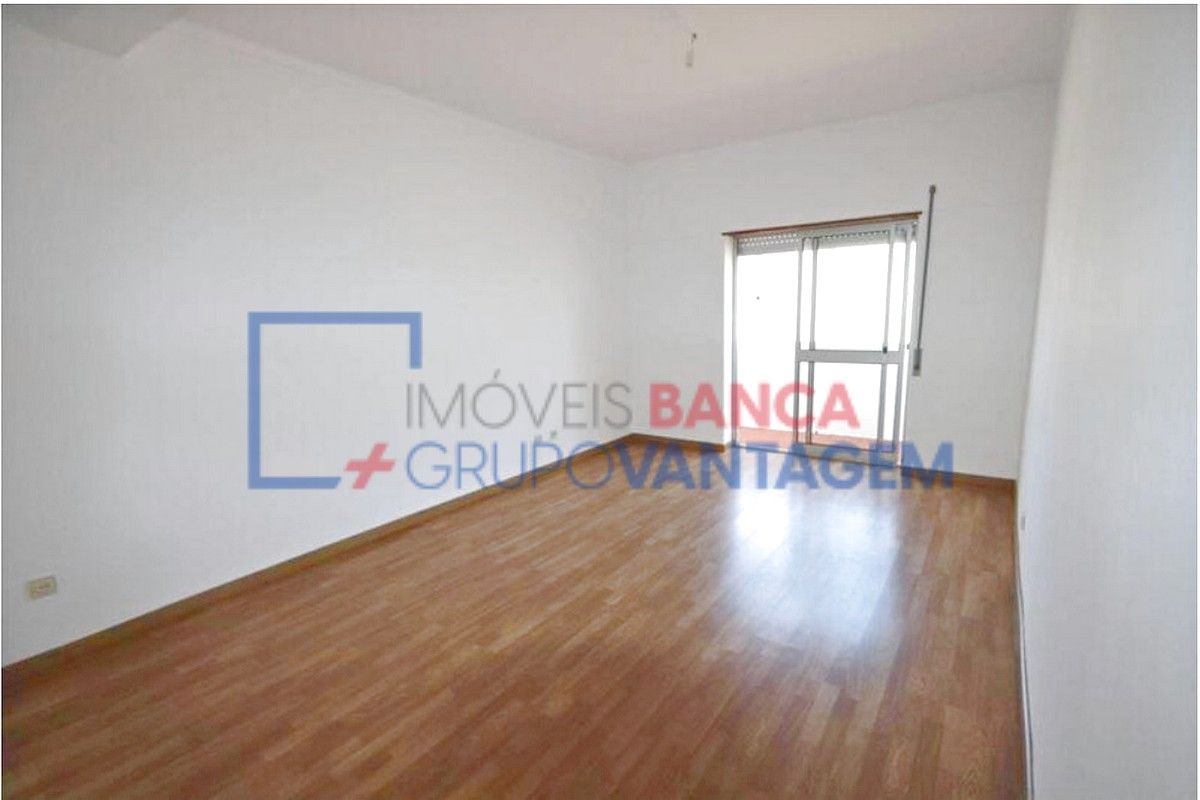 Apartamento T3 para Venda em Baixa da Banheira e Vale da Amoreira