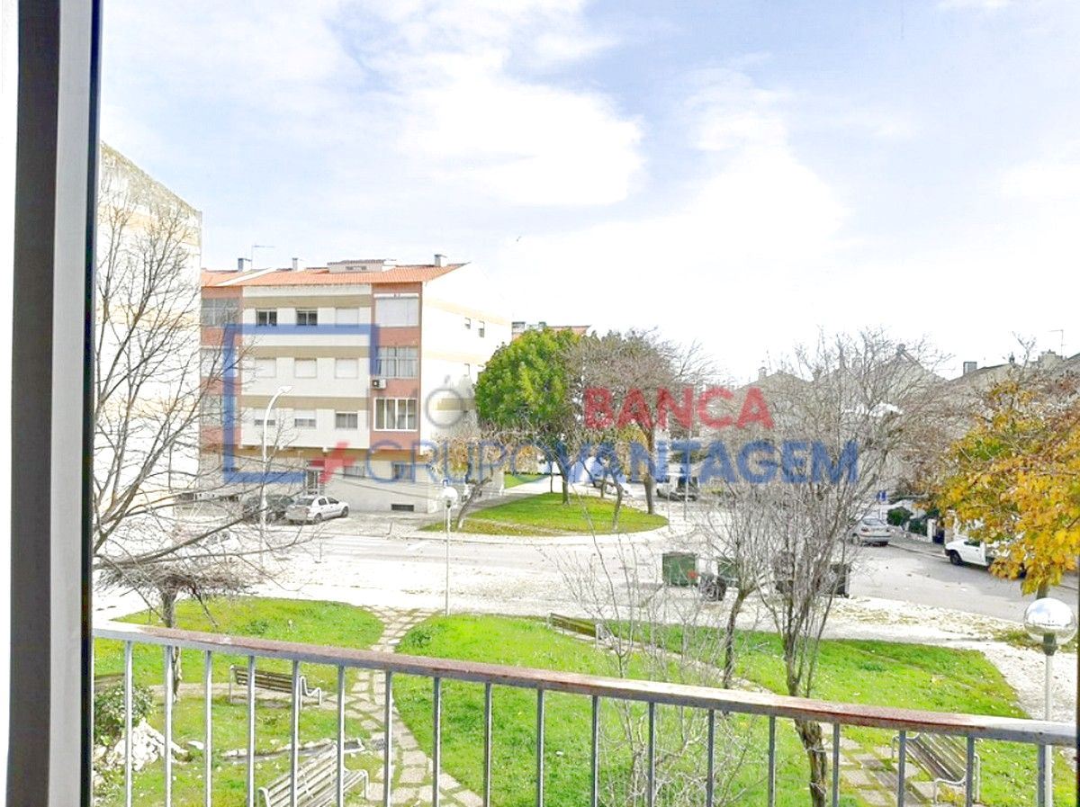 Apartamento T3 para Venda em Baixa da Banheira e Vale da Amoreira