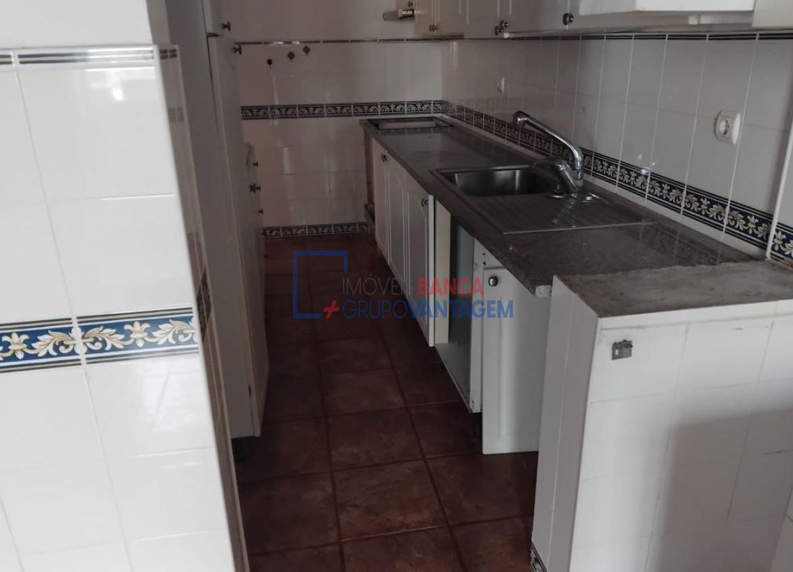 Moradia T3 para Venda em Angra (Santa Luzia)