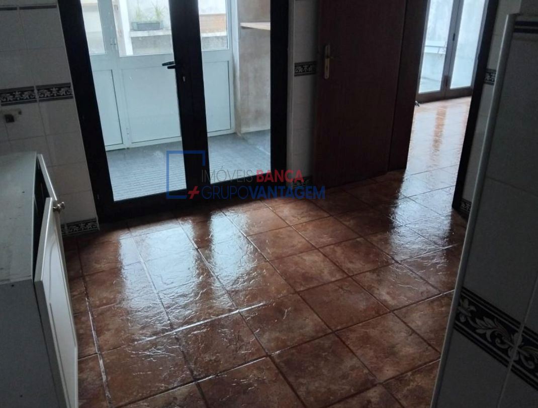 Moradia T3 para Venda em Angra (Santa Luzia)