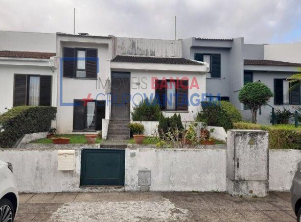 Moradia T3 para Venda em Angra (Santa Luzia)