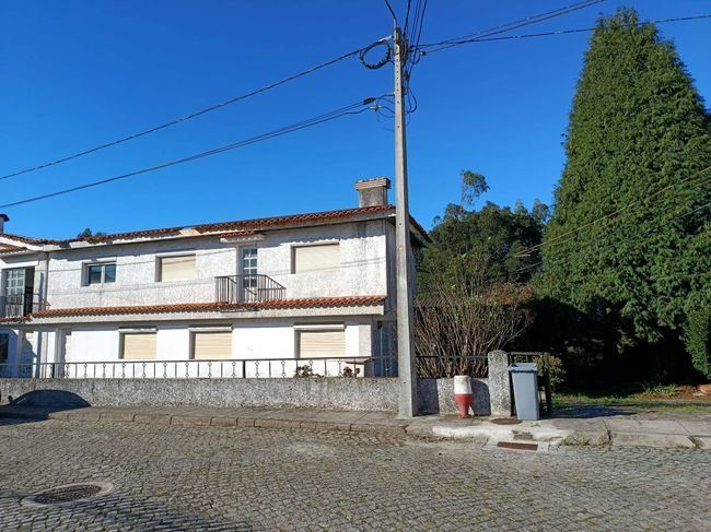 Armazém para Venda em Paços de Brandão