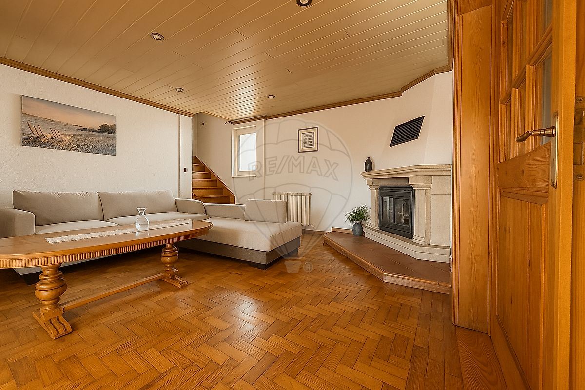 Moradia T4 para Venda em Casal Comba