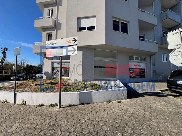 Loja para Venda em Mafamude e Vilar do Paraíso