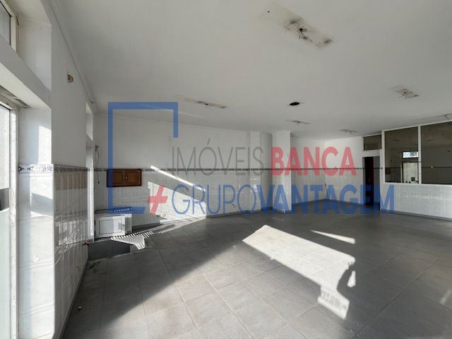 Loja para Venda em Mafamude e Vilar do Paraíso