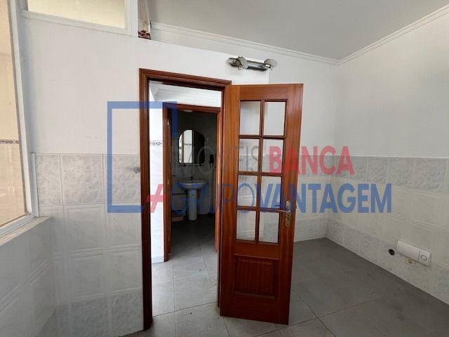 Loja para Venda em Mafamude e Vilar do Paraíso