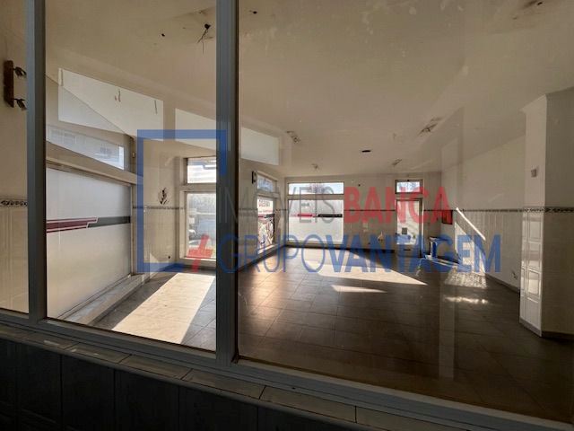 Loja para Venda em Mafamude e Vilar do Paraíso